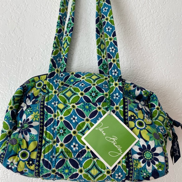 Vera Bradley Handbags - New Vera Bradley blue green daisy Daisy quilted shoulder bag